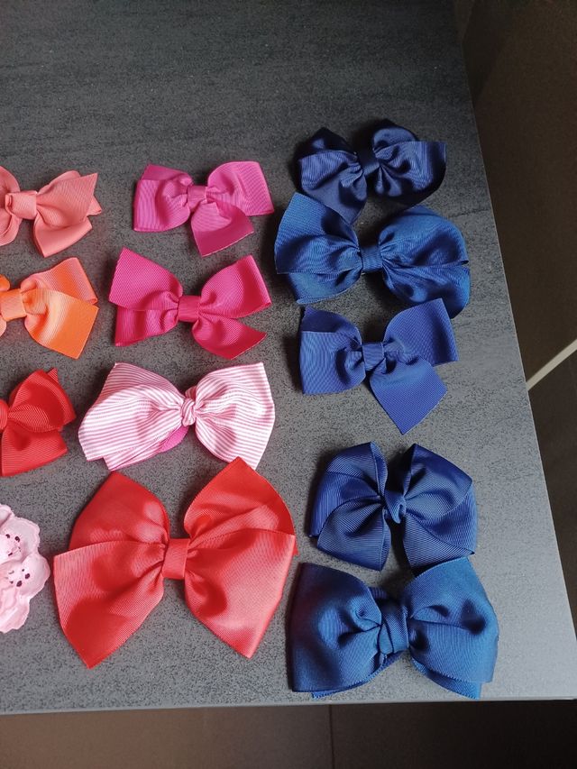 Lazos de niña para el pelo