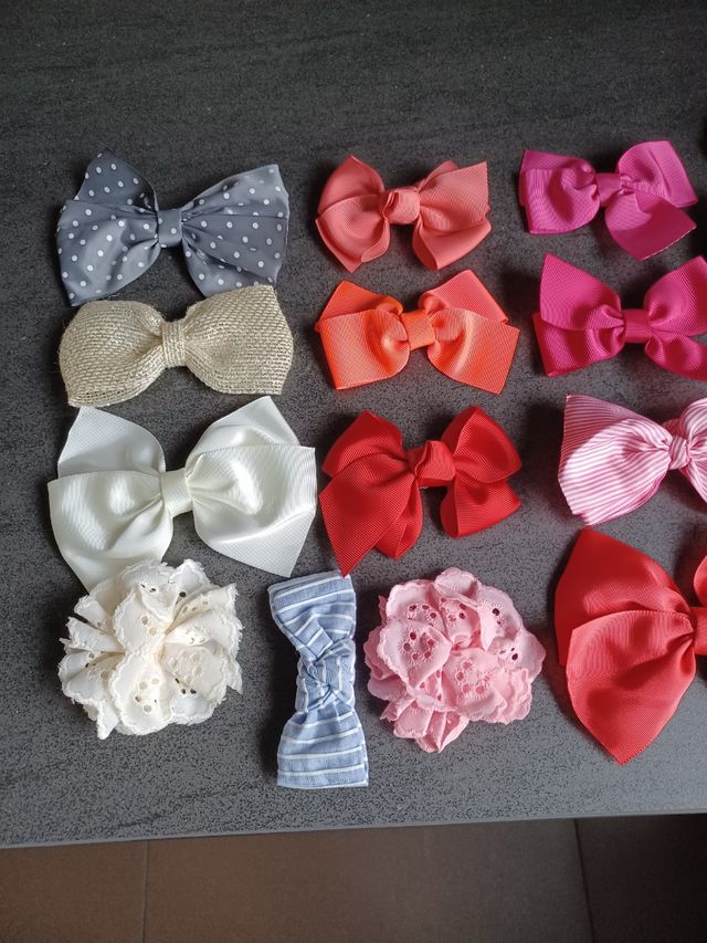 Lazos de niña para el pelo