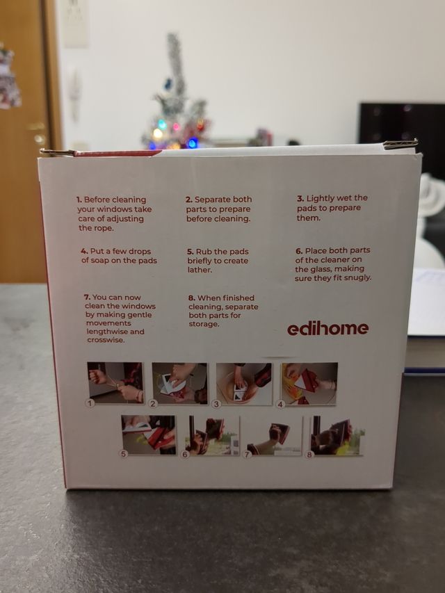 Magnetic window cleaner