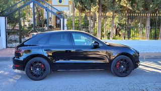 Porsche Macan Turbo 