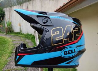 Capacete Bell