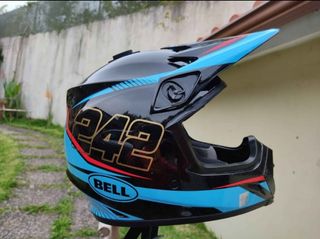 Capacete Bell