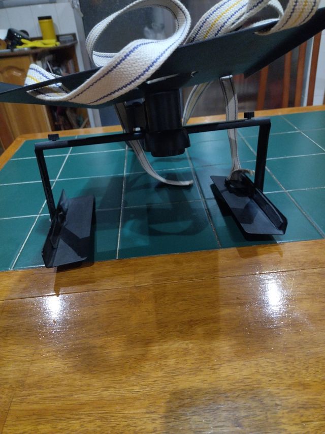 Soporte de TV antiguo