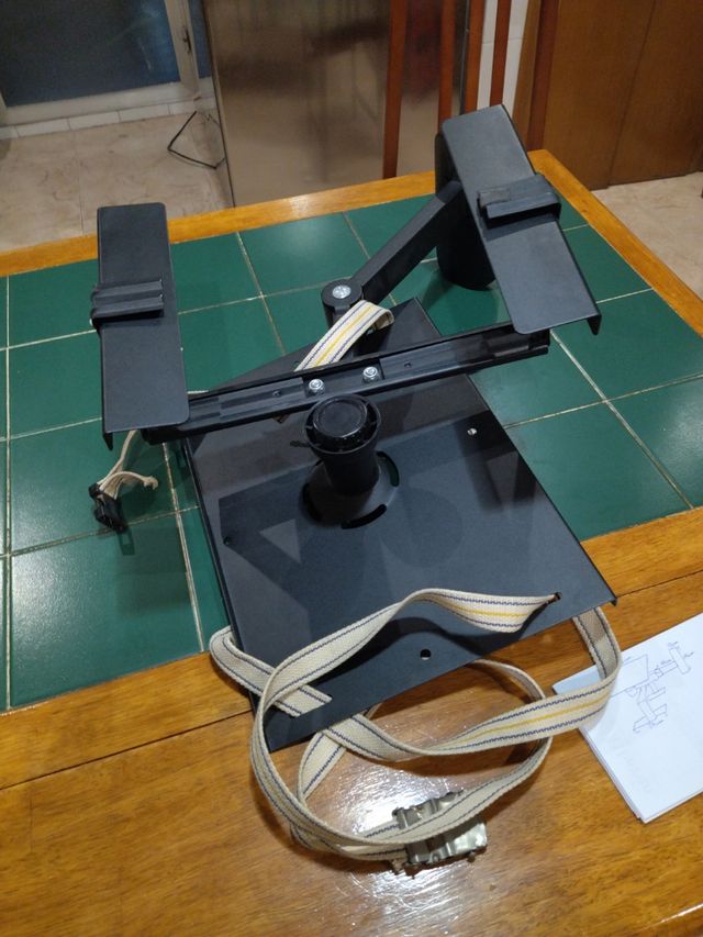 Soporte de TV antiguo