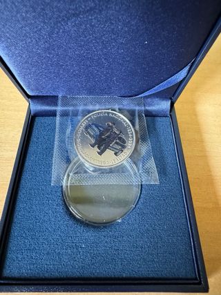 estuche caja + moneda de la policia nacional