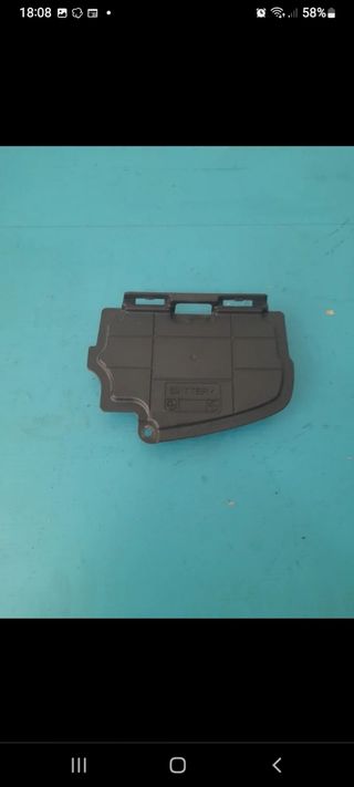 Tapa batería suzuki burgman 250