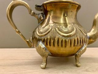 ANTIGUA TETERA DE LATON