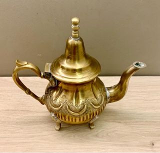 ANTIGUA TETERA DE LATON