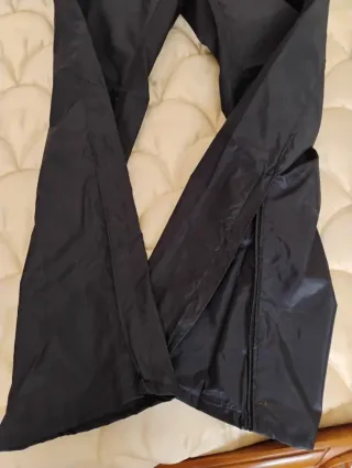 Botas 43 más pantalón impermeable