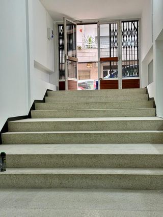 Trasteros y almacenes de varios tamaños.