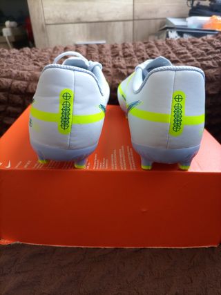 Zapatillas futbol niño Nike JR Phantom