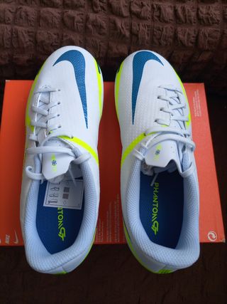 Zapatillas futbol niño Nike JR Phantom