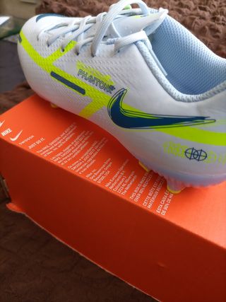Zapatillas futbol niño Nike JR Phantom
