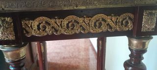 Portavasi ottocentesco in legno decorato in ottone