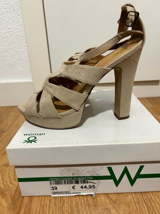 Sandalias beige tacón Benetton T 39. Nuevas