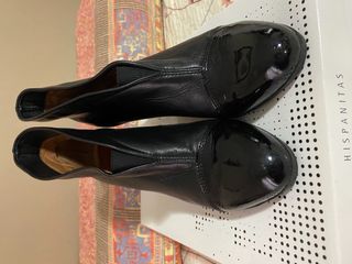 Botines tacon en piel negros 