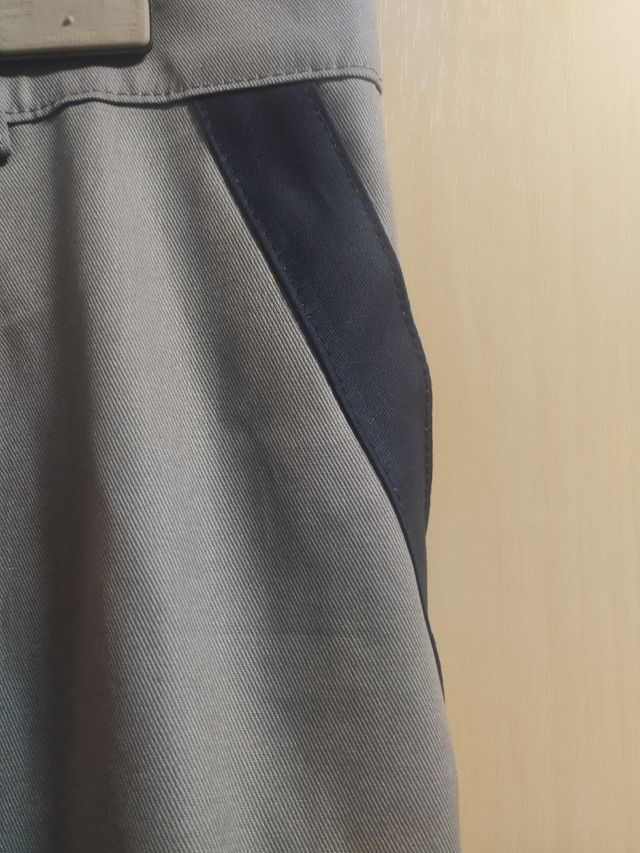 Vendo n. 3 pantaloni da lavoro nuovi