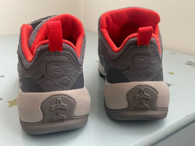 Zapatillas de montaña y trekking Niño velcro