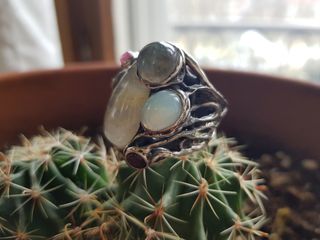 Espectacular anillo de plata y