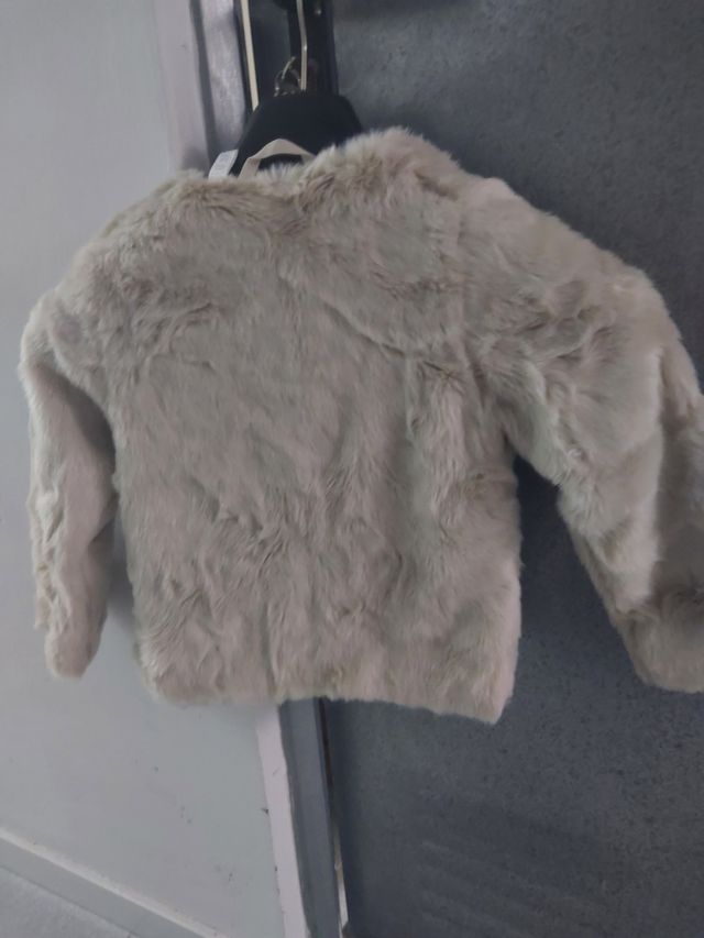 2 chaquetas de niña NO HAGO ENVÍOS