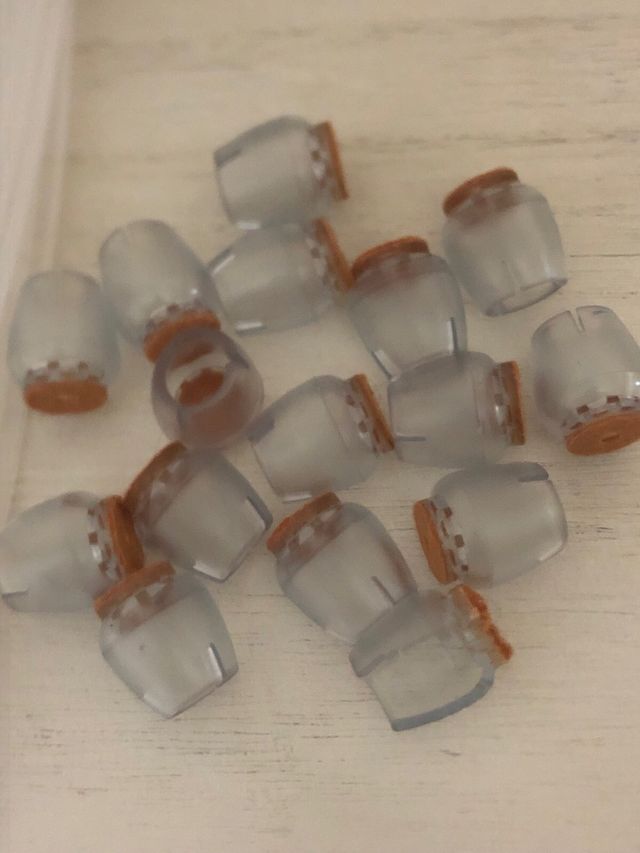 sedie o tavoli per la protezione delle gambe