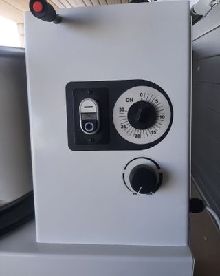 AMASADORA DE 50 L CABEZA MOVIL Y CUBETA EXTRAIBLE