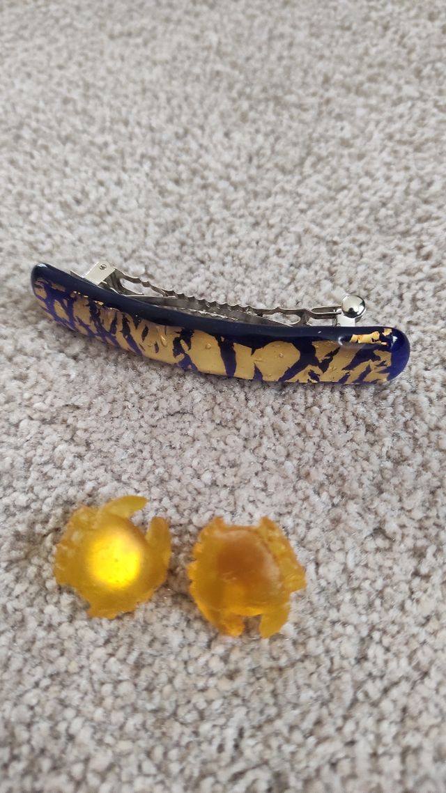 Pendientes y orquilla pelo