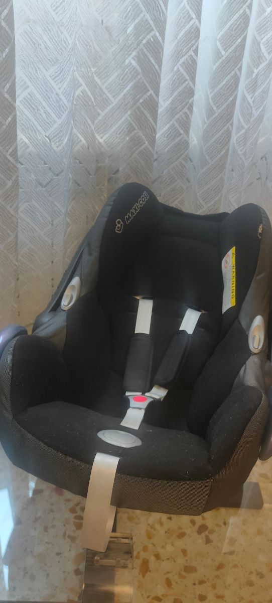 Maxicosi bebés coche