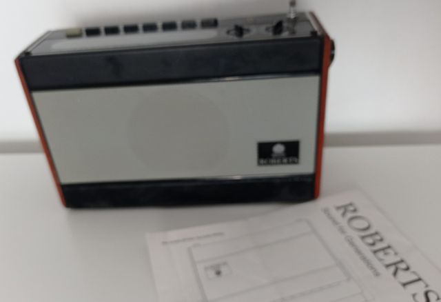 Radio vintage portátil Roberts RP28 AM/FM