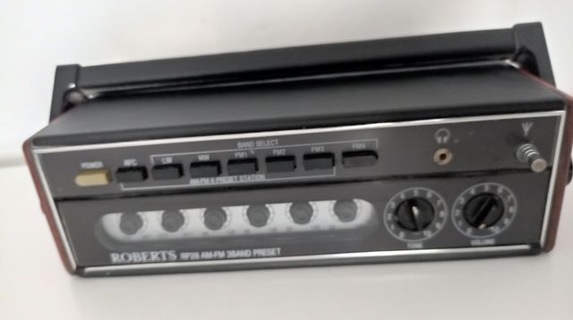 Radio vintage portátil Roberts RP28 AM/FM