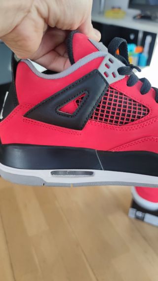 Jordan 4 Retro Toro Bravo de segunda mano por 190 EUR en Mercado Parque  Corredor del Henares en WALLAPOP