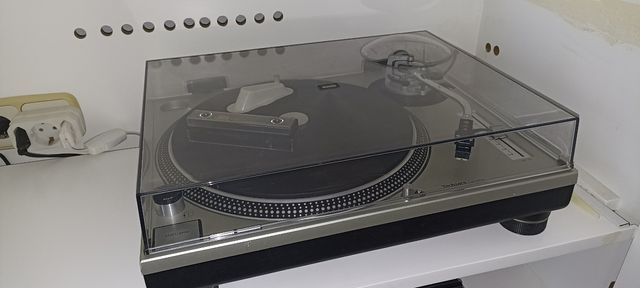 Tocadiscos Technics sl-1200 mk2