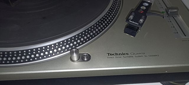 Tocadiscos Technics sl-1200 mk2