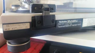 Tocadiscos Technics sl-1200 mk2