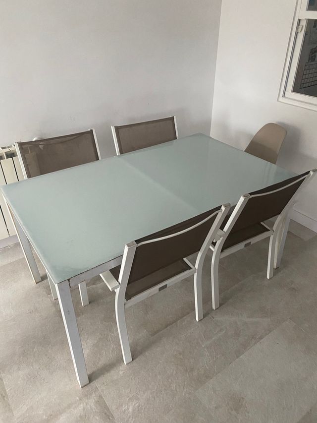 mesa de exterior con 4 sillas