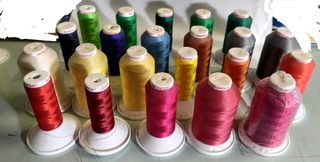 Filo da ricamo set colori 23 pezzi prezzo stock