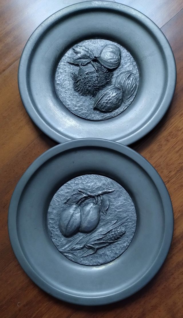 COPPIA DI PIATTI DI PELTRO