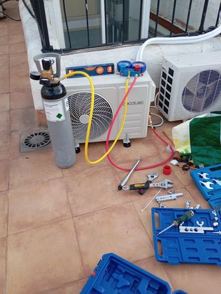 Servicio Técnico de Calderas y Electricidad.