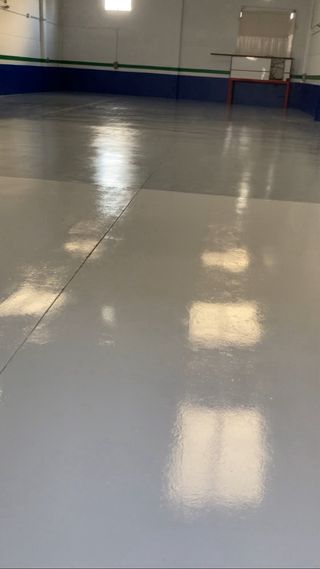 Pintura y suelo Epoxi Taller mecánico