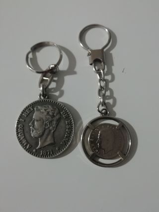 2 bonitos llaveros de monedas