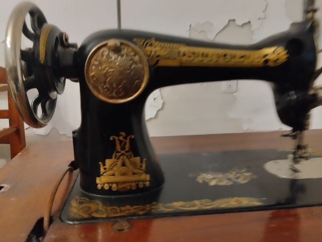 MAQUINA COSER SINGER