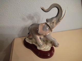 Figura elefante de la suerte porcelana