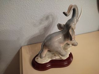 Figura elefante de la suerte porcelana