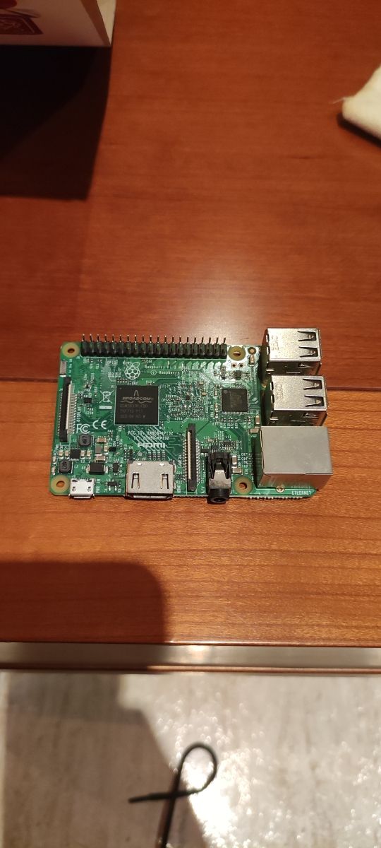 2 Raspberry P3 b, y completos