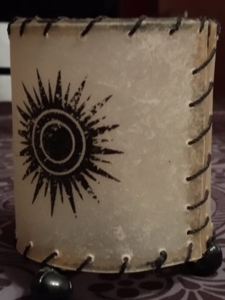 Portavelas artesanal, dibujos tribales, candelabro
