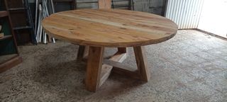 Mesa redonda de madera maciza