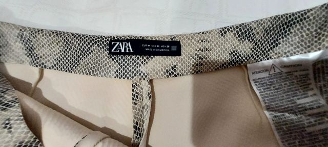 Mini falda serpiente