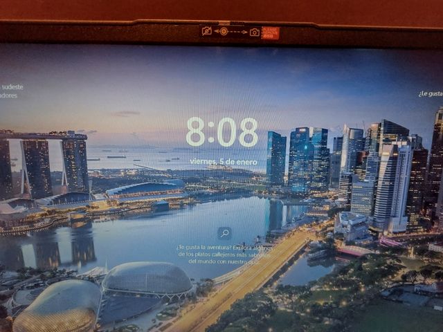 Portátil LENOVO gris ártico