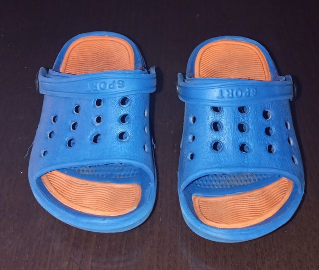 Chanclas de agua. N.21