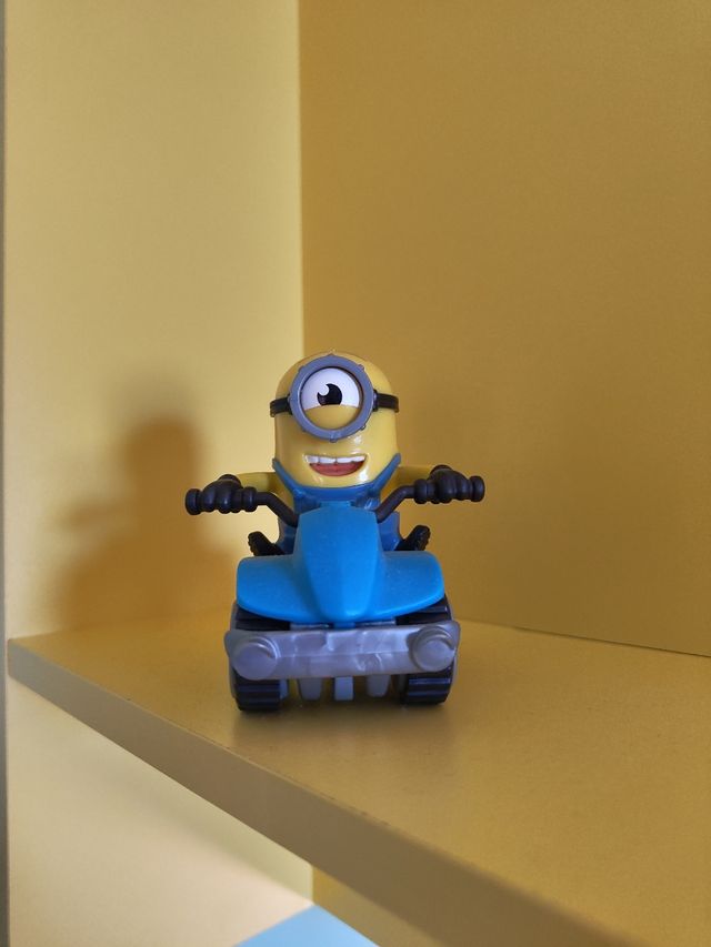 Giocattoli Minions con macchina e motoper bambini